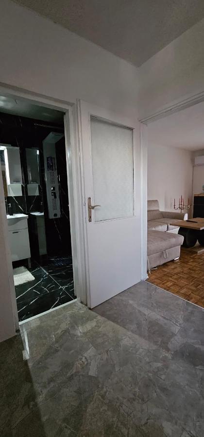 Stan Na Dan Kozarska Dubica Apartment Bosanska Dubica Exterior photo